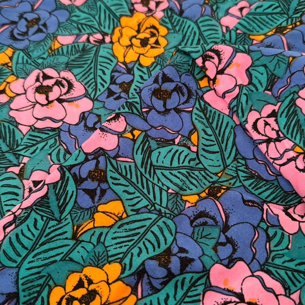 ๐ FLORAL TC LULAROE LEGGING - Picture 3 of 5